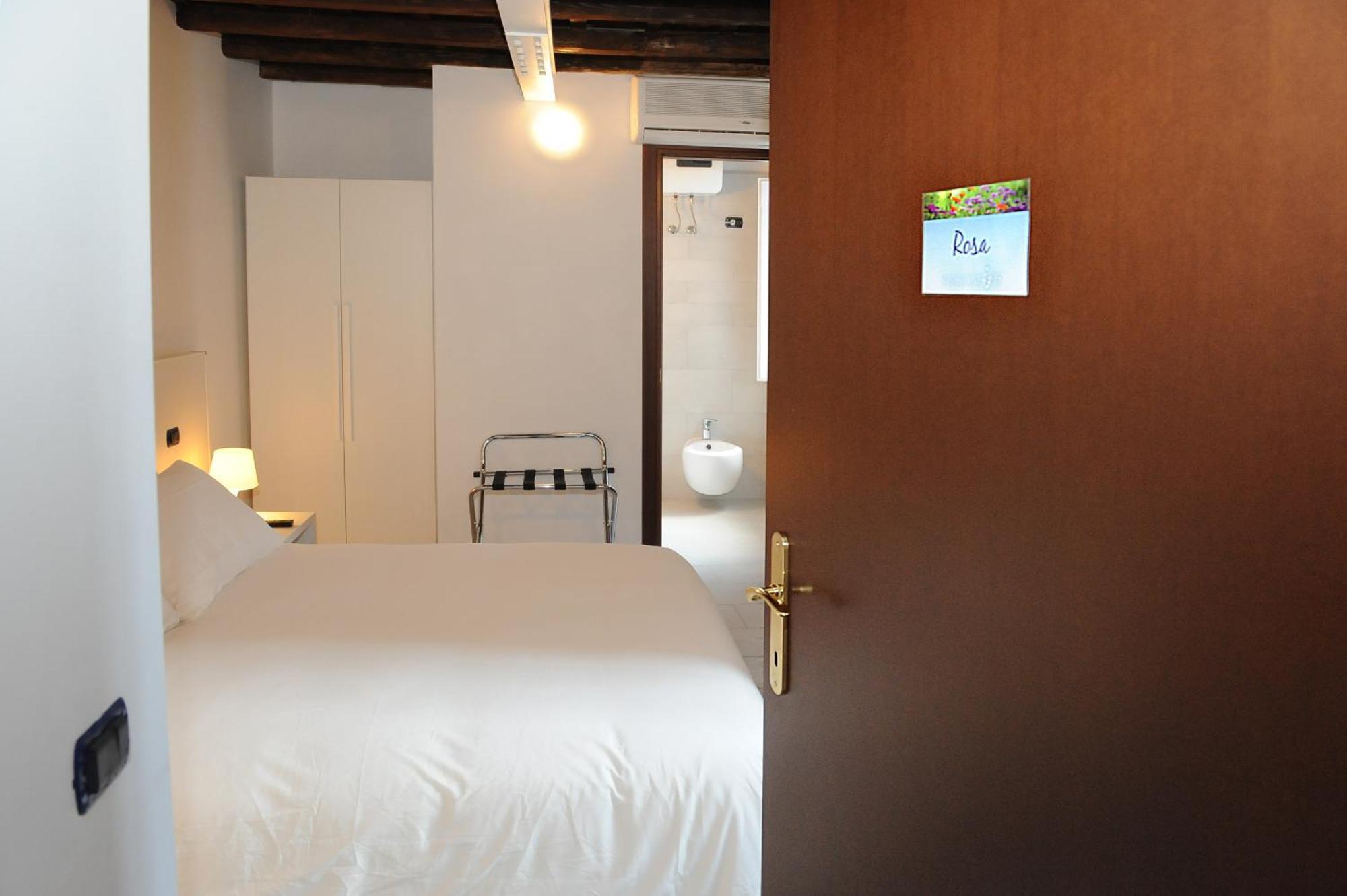 Flowers Apartments Rzym Zewnętrze zdjęcie