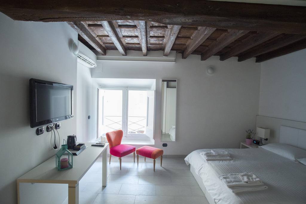 Flowers Apartments Rzym Zewnętrze zdjęcie